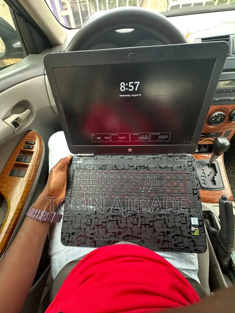 Laptop HP Omen 15 12GB Intel Core i7 HDD+SSD 256GB