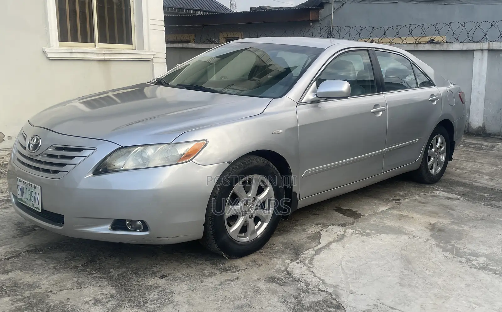 Toyota Camry XLE 4dr Sedan (2.5L 4cyl 6AM) 2010 Silver