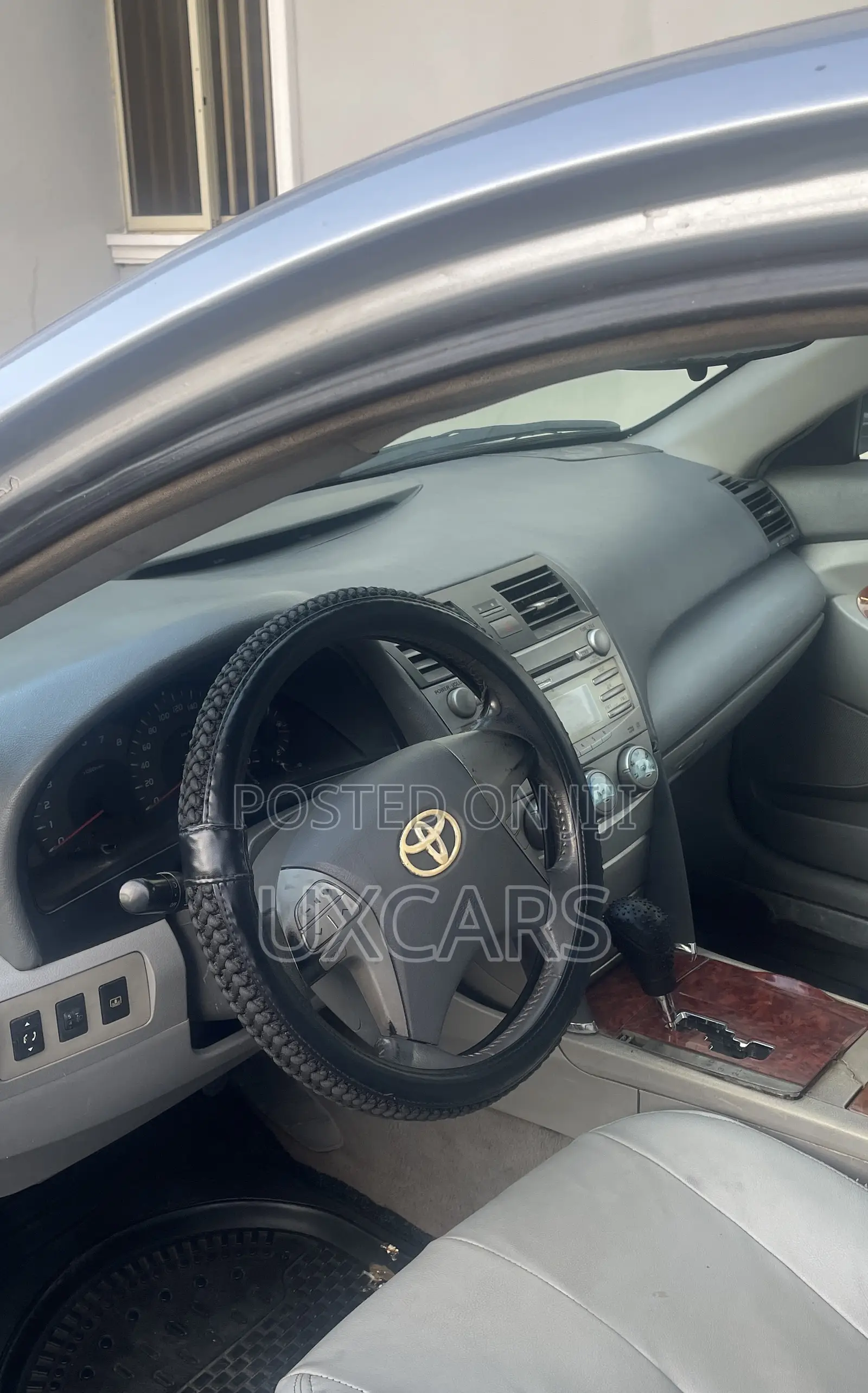 Toyota Camry XLE 4dr Sedan (2.5L 4cyl 6AM) 2010 Silver