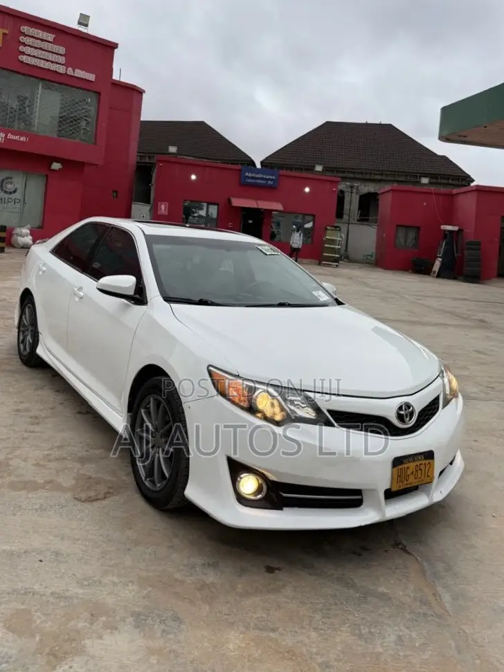 Toyota Camry 2012 White