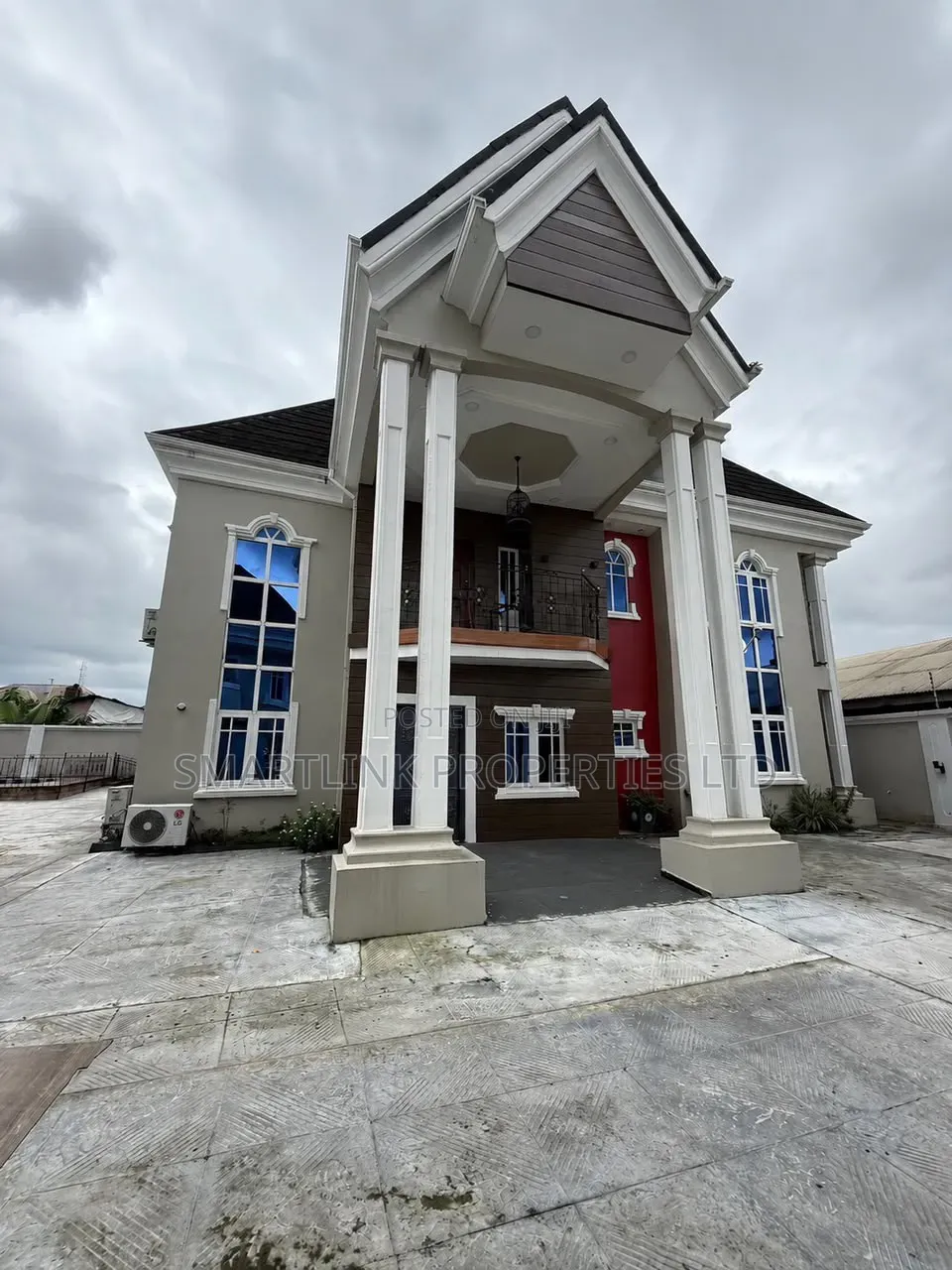 5bdrm Duplex in Ada-George,, Rumueme for sale