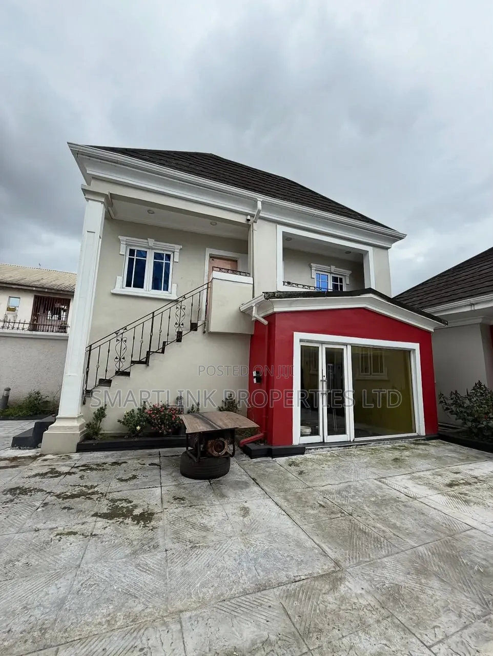 5bdrm Duplex in Ada-George,, Rumueme for sale