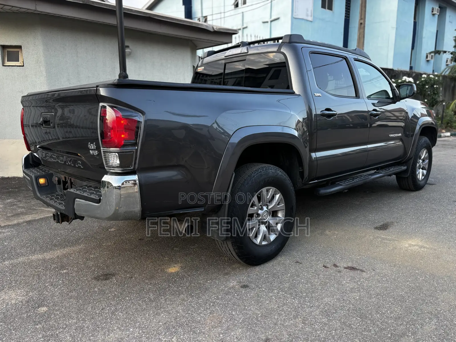 Toyota Tacoma SR5 2018 Gray