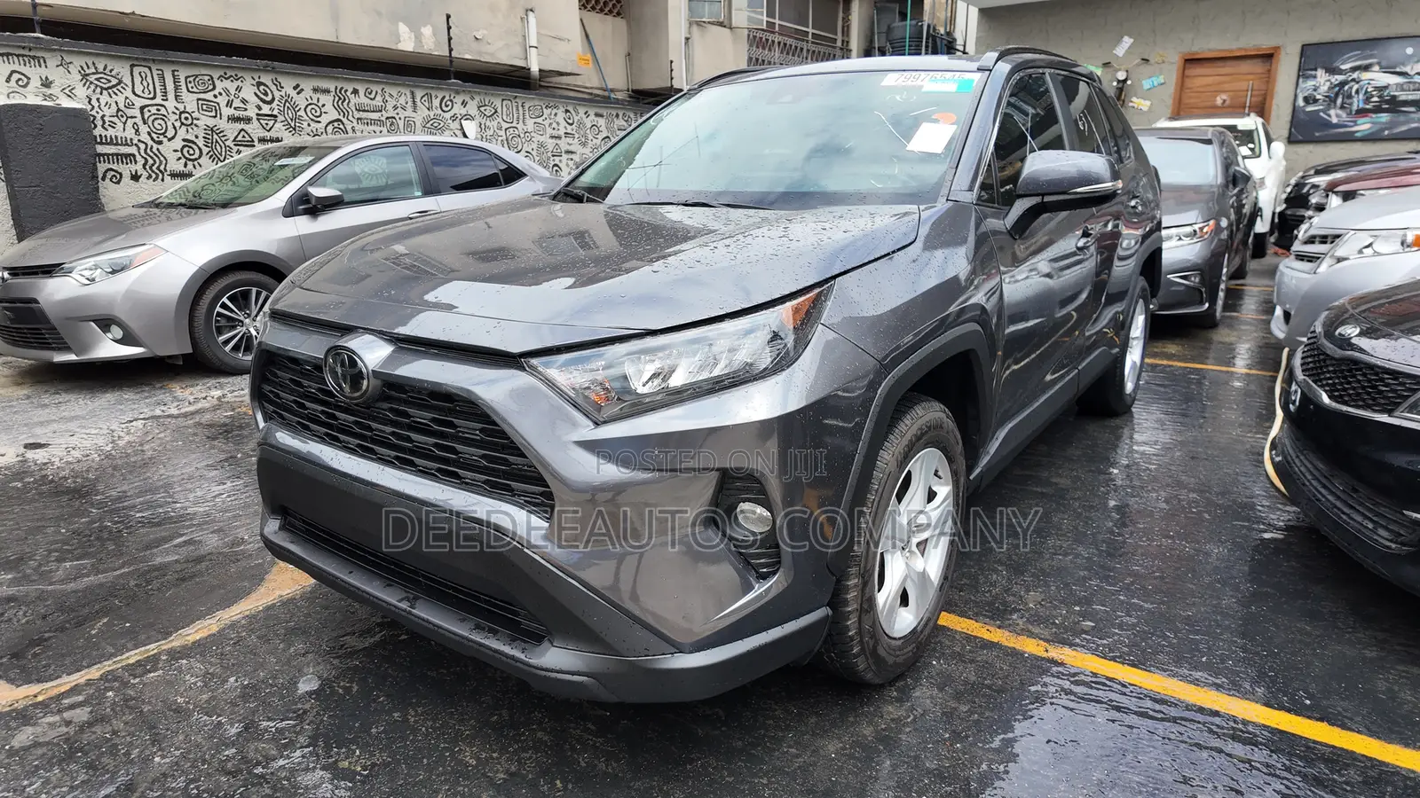 Toyota RAV4 XLE 2021 Gray