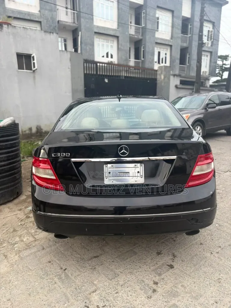 Mercedes-Benz C300 2009 Black