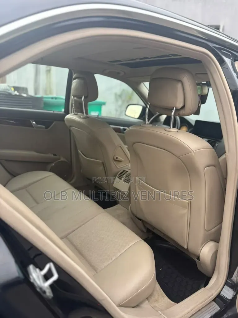 Mercedes-Benz C300 2009 Black