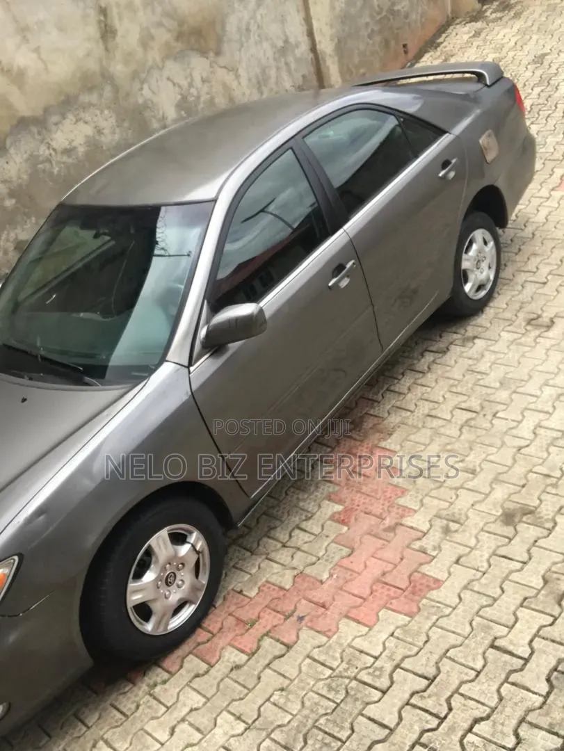 Toyota Camry 2004 Gray