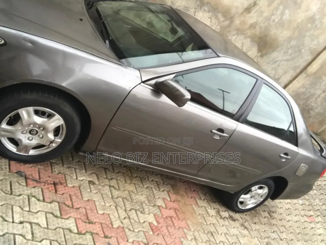Toyota Camry 2004 Gray
