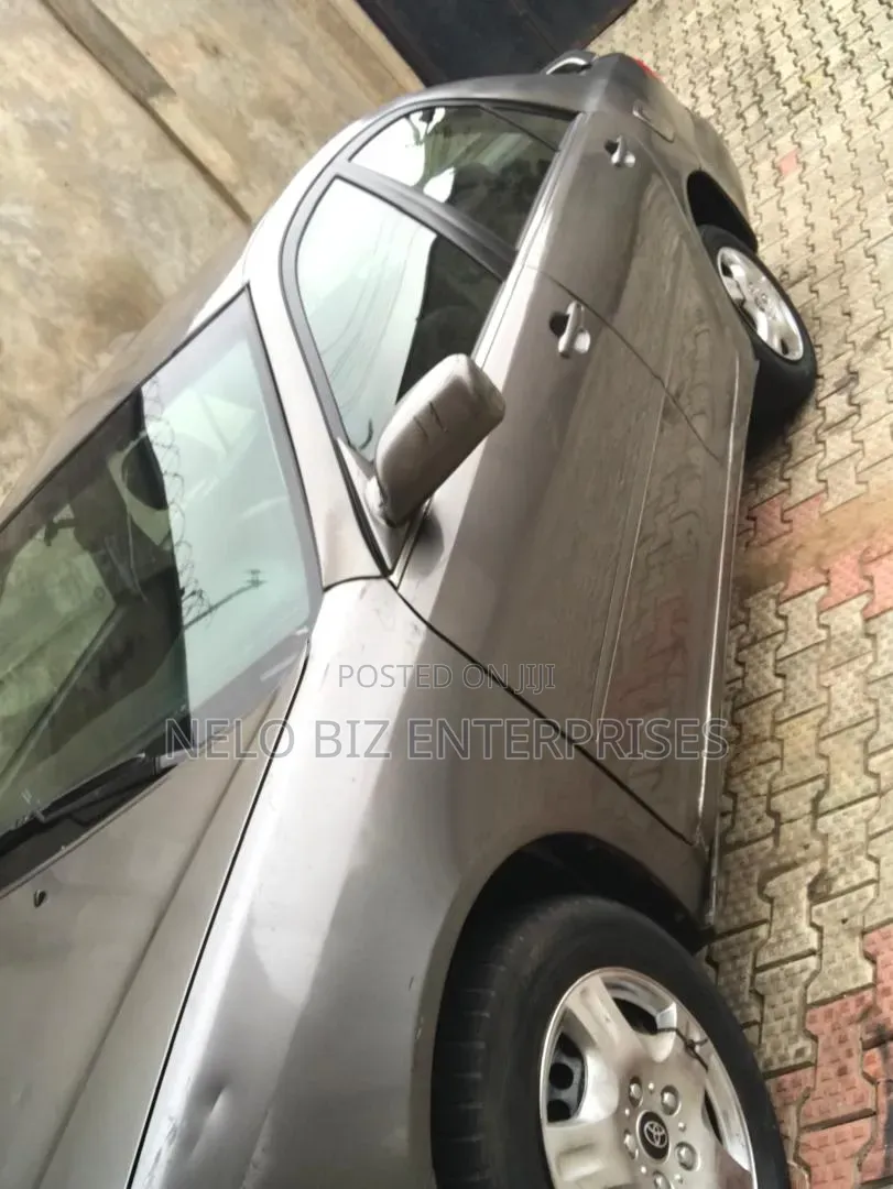 Toyota Camry 2004 Gray