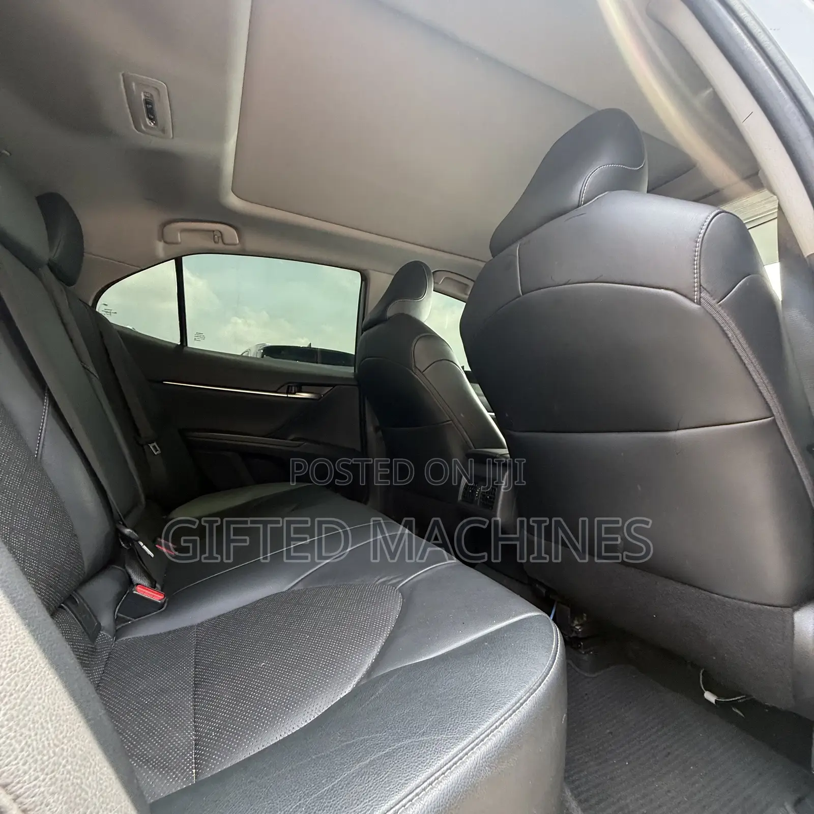 Toyota Camry 2021 Silver