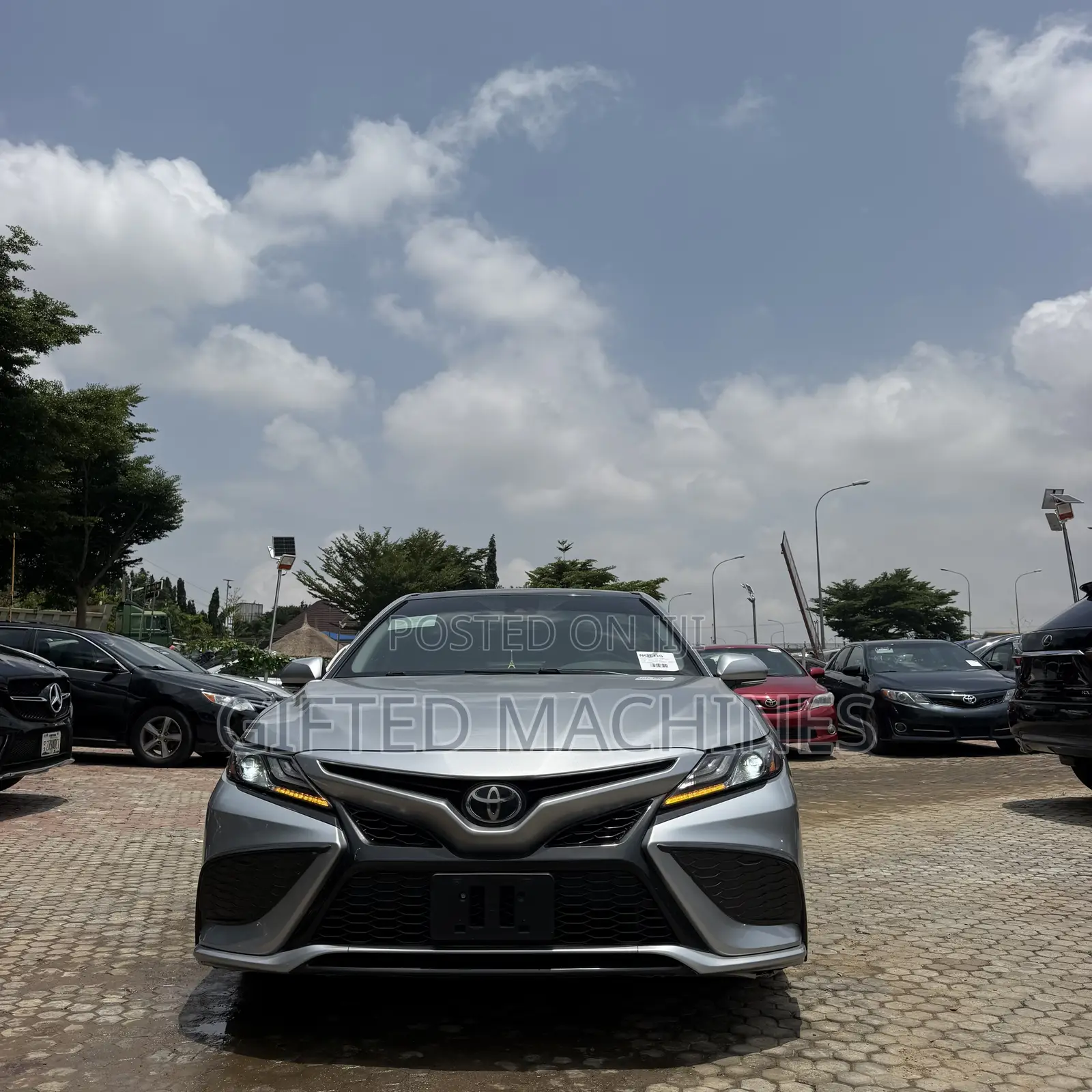 Toyota Camry 2021 Silver