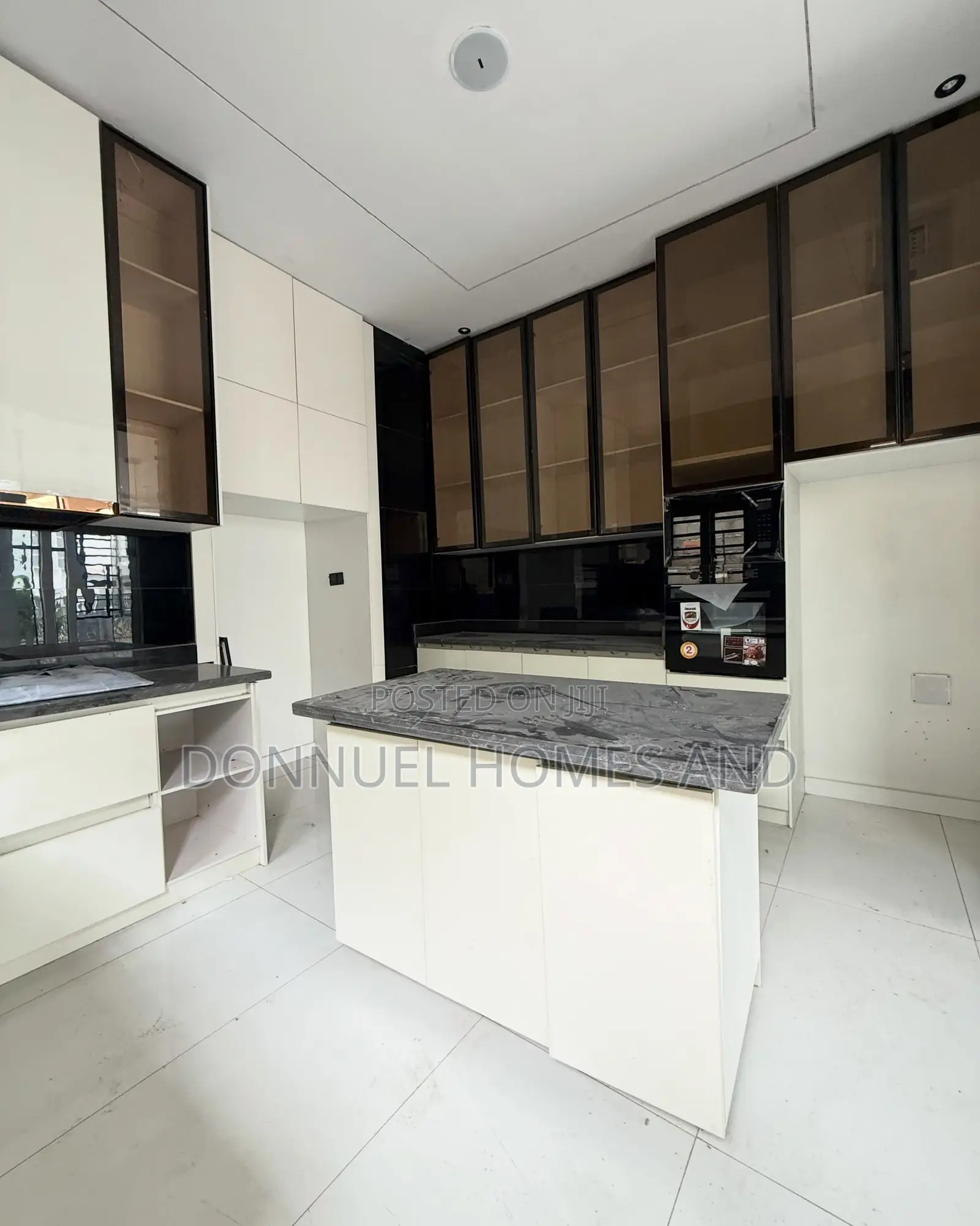 4bdrm Duplex in Ikota for rent