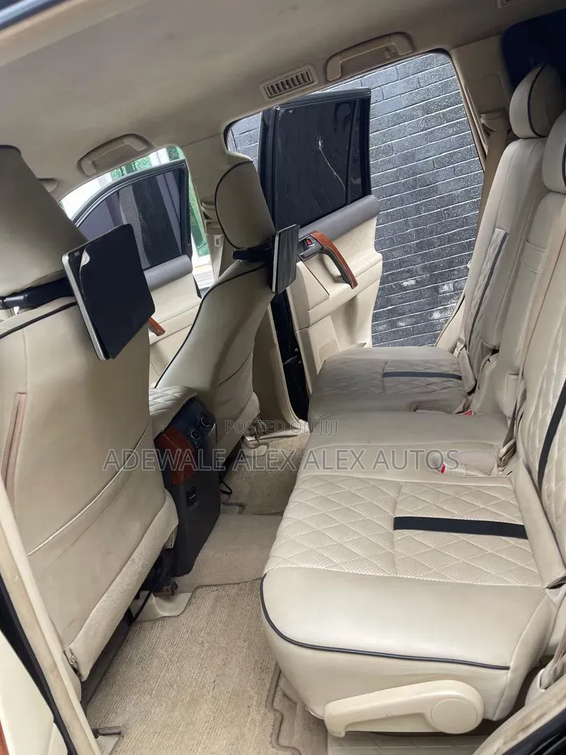 Toyota Land Cruiser Prado 2023 Black
