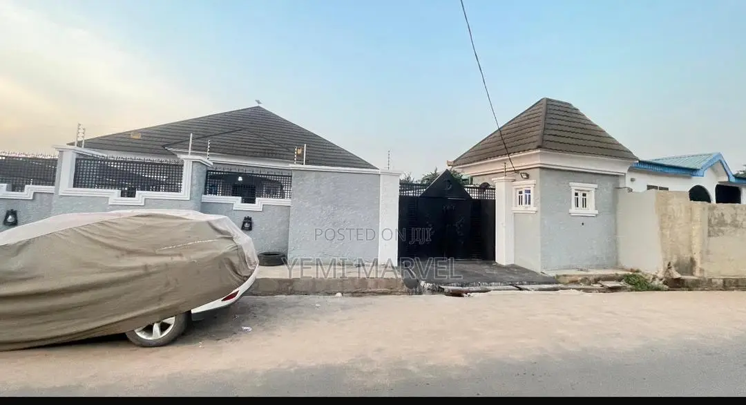 3bdrm Bungalow in Gbopa, Ologuneru for sale