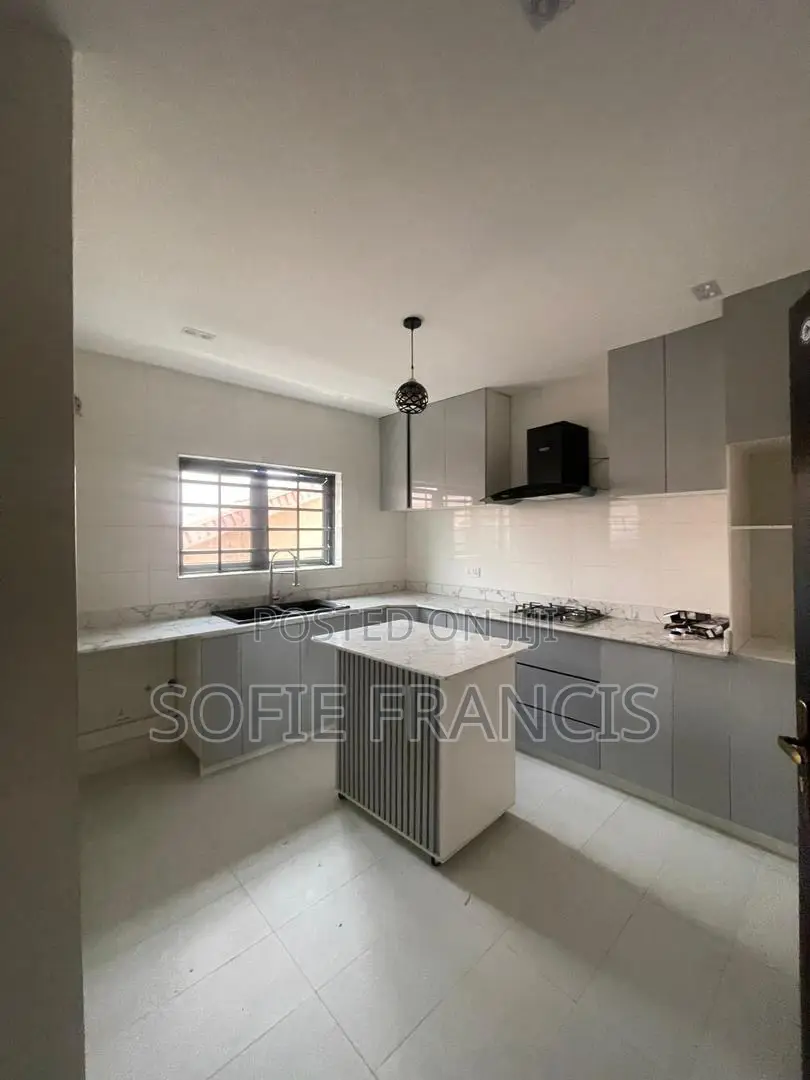 3bdrm Duplex in Agungi for rent