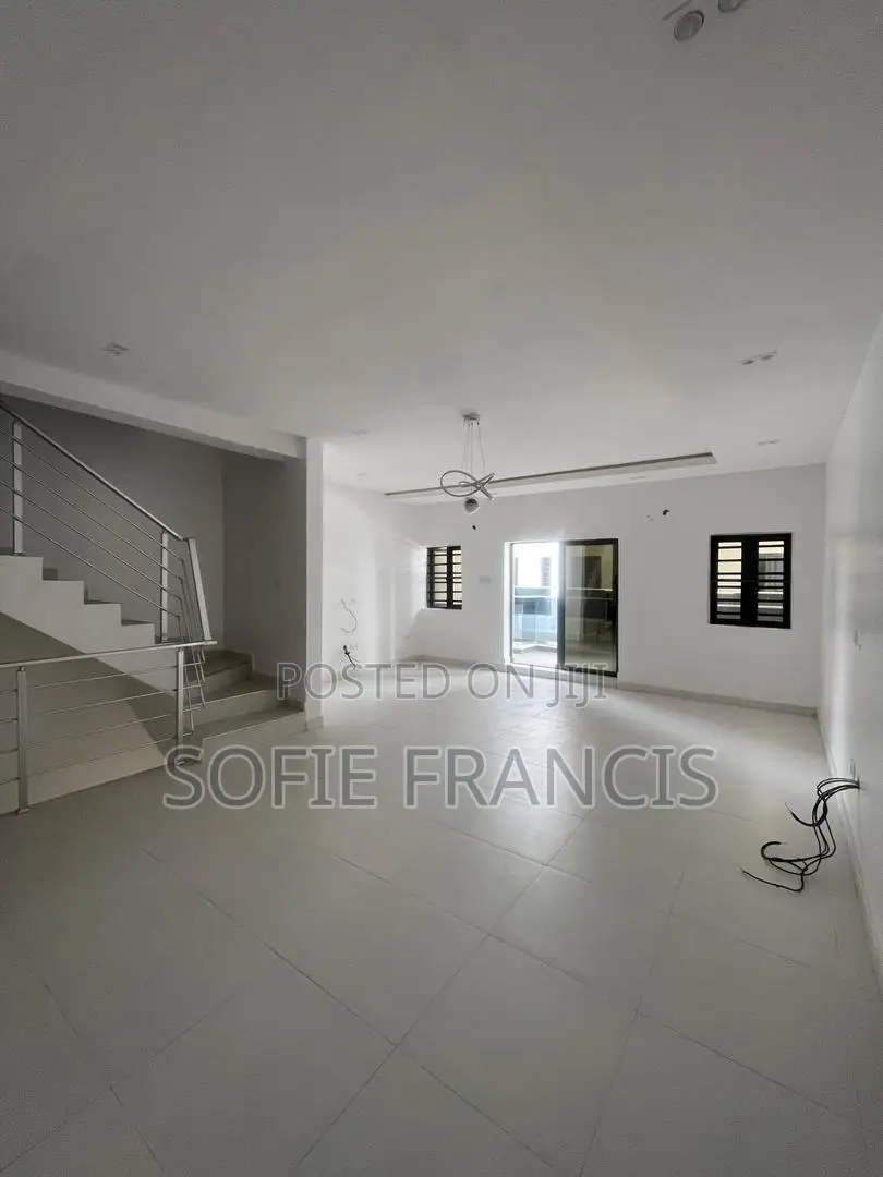 3bdrm Duplex in Agungi for rent
