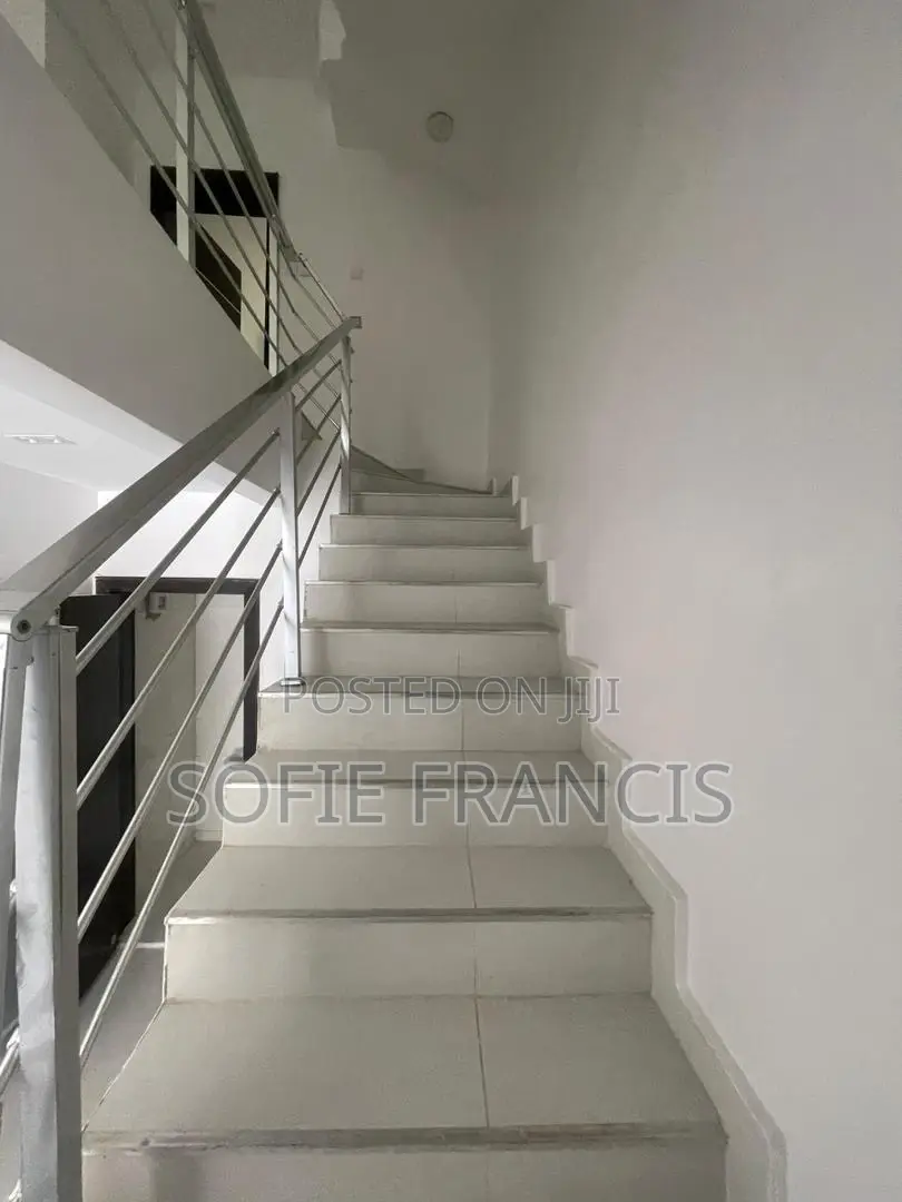 3bdrm Duplex in Agungi for rent