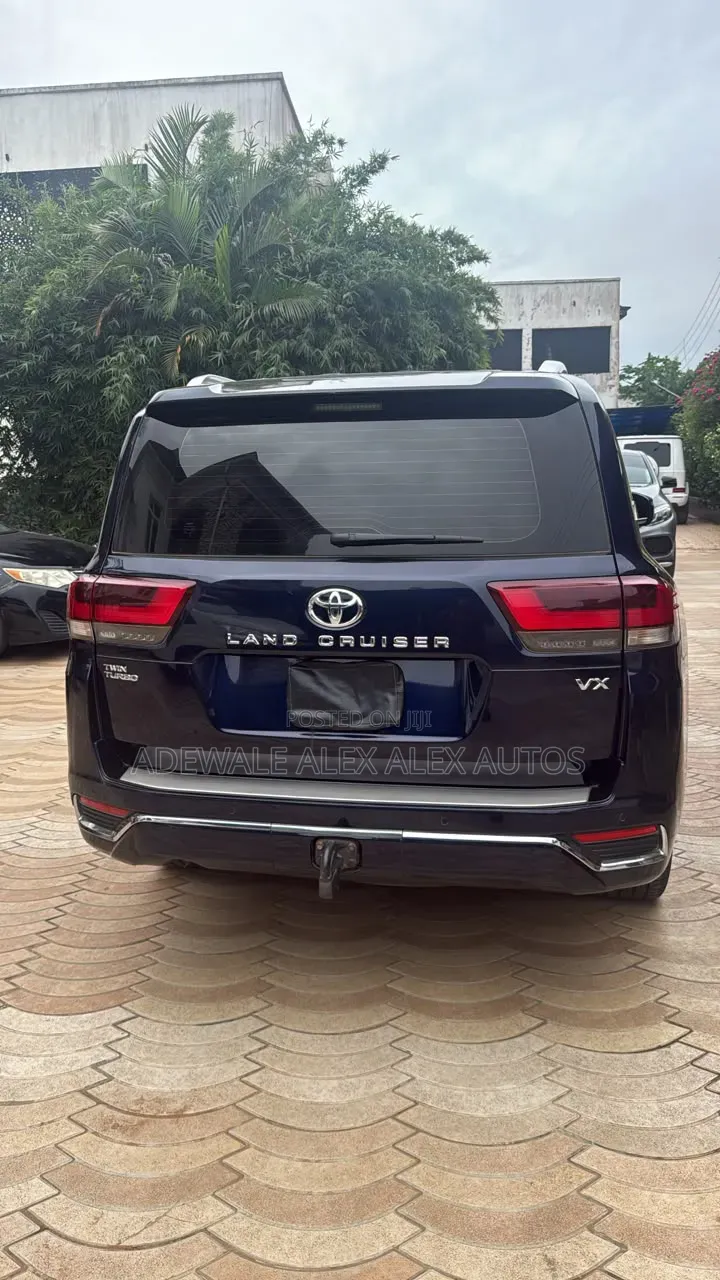 Toyota Land Cruiser 2022 Blue