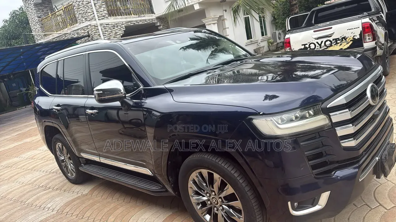 Toyota Land Cruiser 2022 Blue