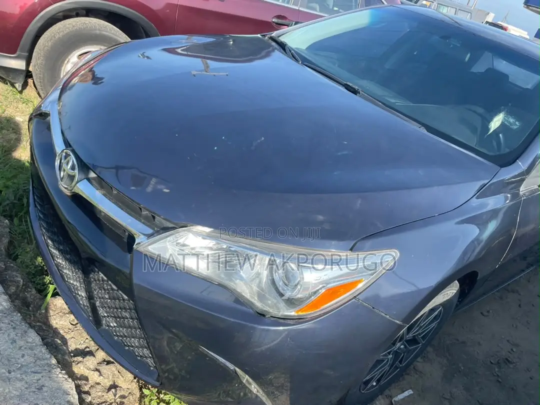 Toyota Camry 2016 Gray
