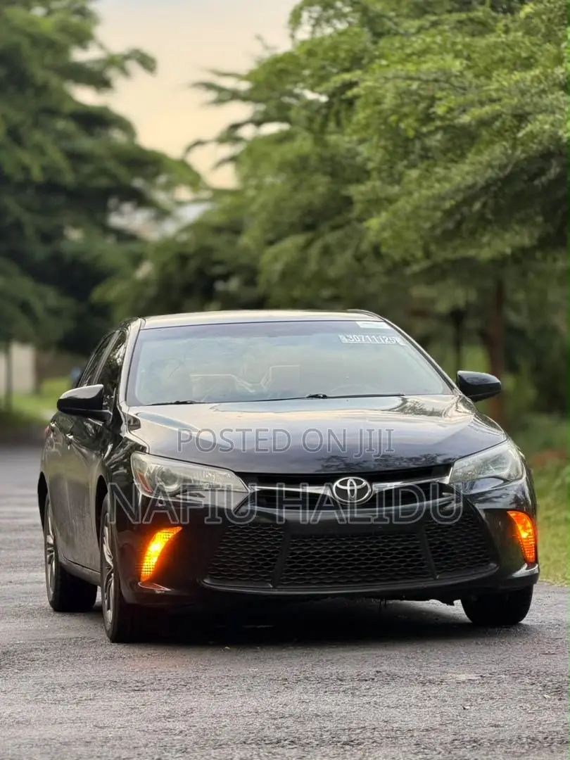 Toyota Camry 2016 Black