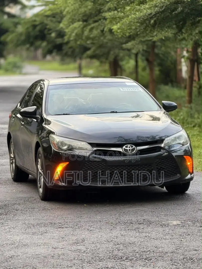 Toyota Camry 2016 Black