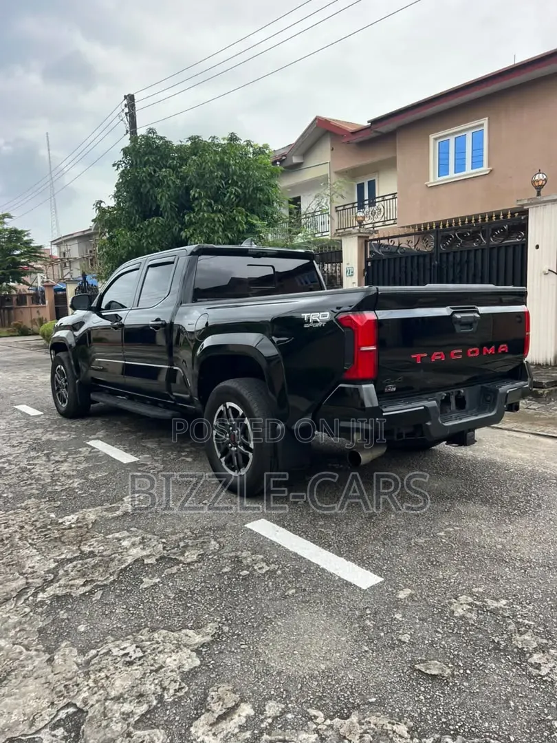 Toyota Tacoma 2025 Black