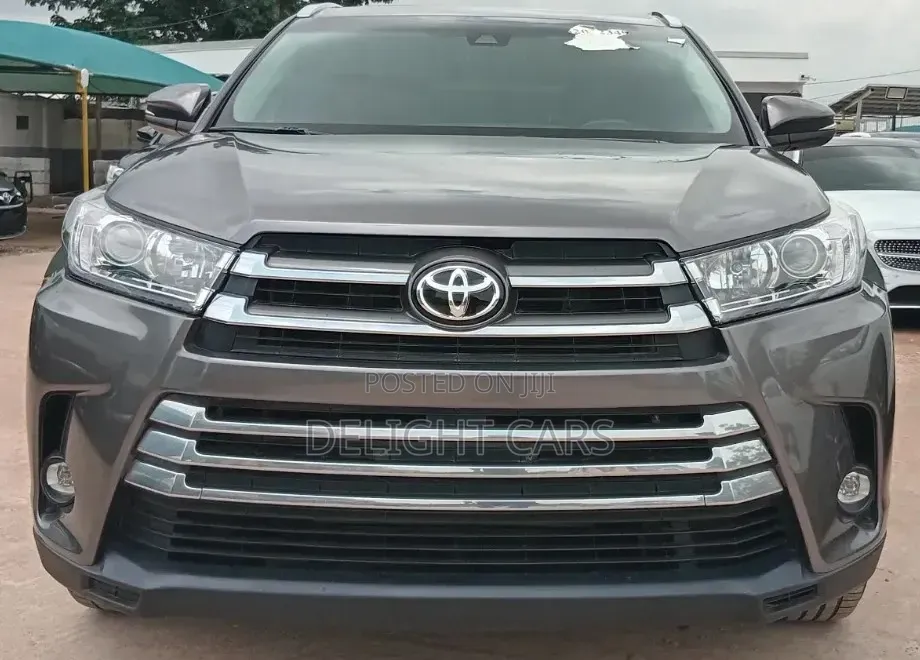 Toyota Highlander Limited 2019 Gray