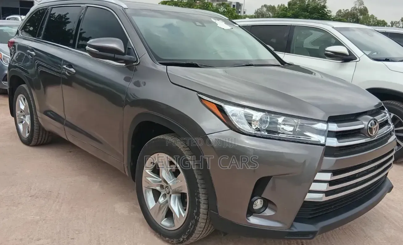 Toyota Highlander Limited 2019 Gray