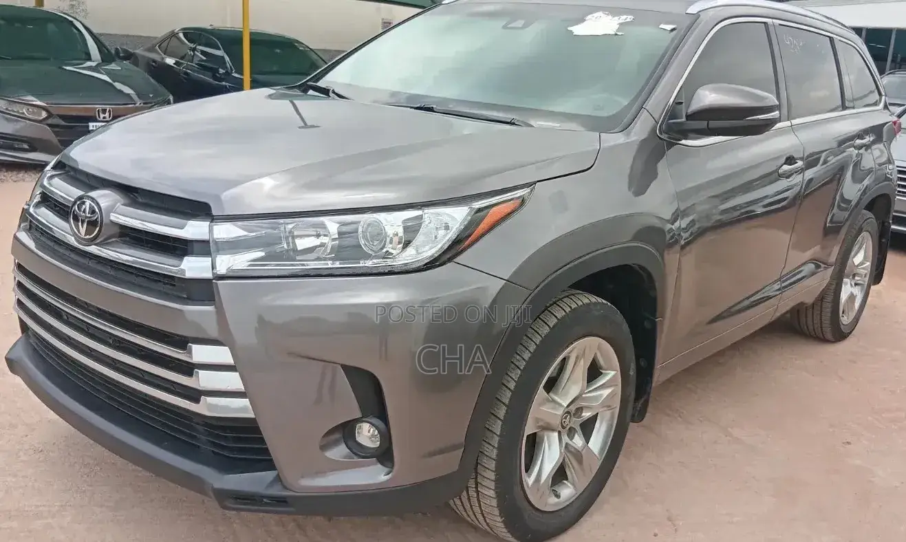 Toyota Highlander Limited 2019 Gray