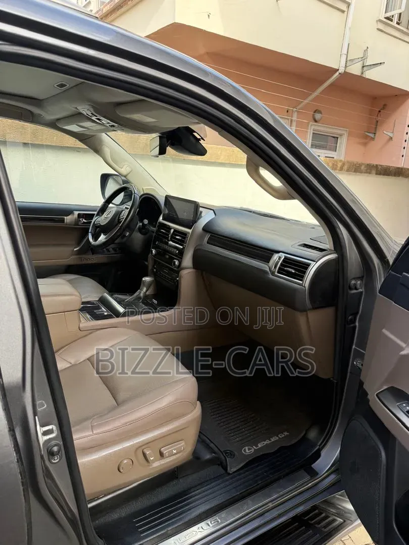 Lexus GX 2023 Silver