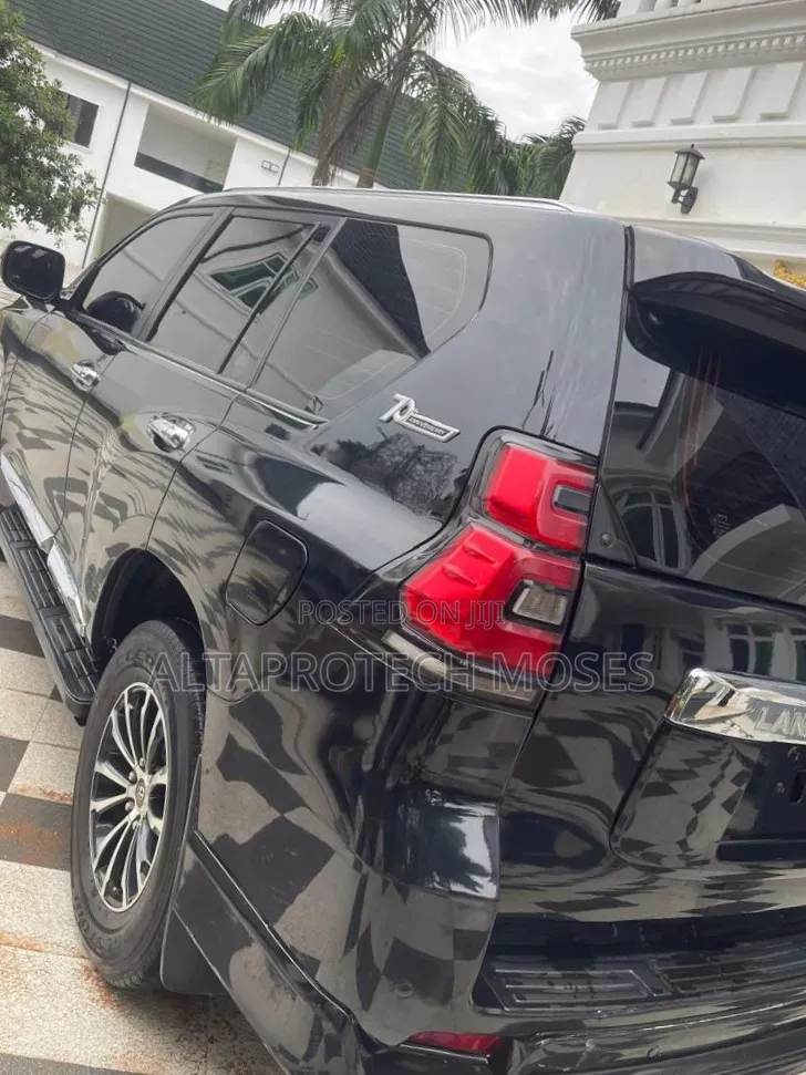 Toyota Land Cruiser Prado 2023 Black