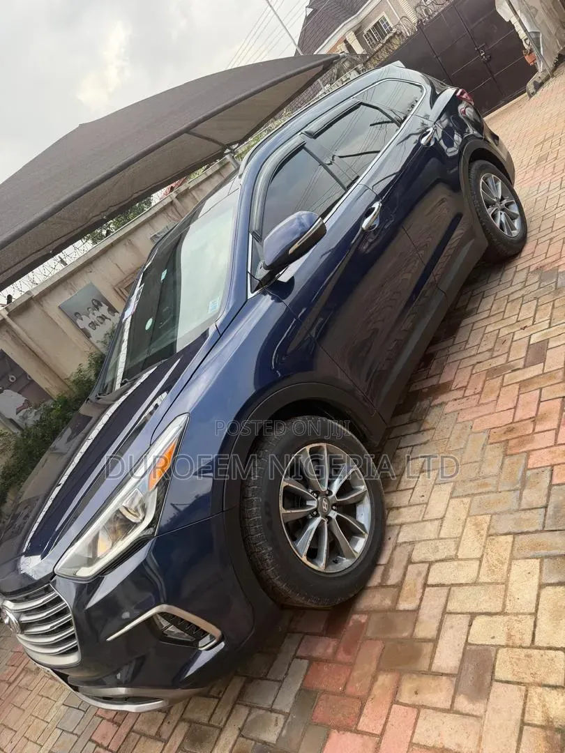 Hyundai Santa Fe 2017 Blue