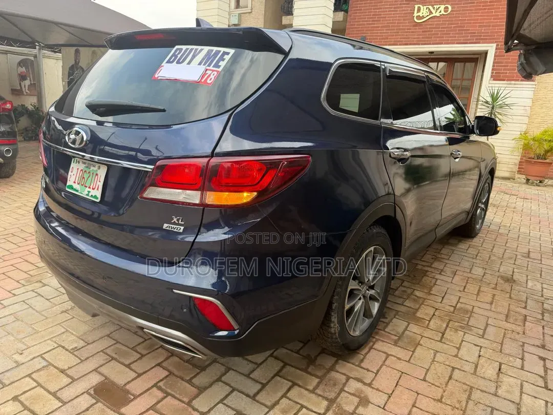 Hyundai Santa Fe 2017 Blue