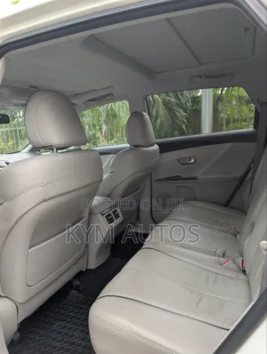 Toyota Venza 2010 White