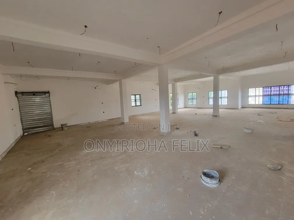 310 SQMS in a 3 Floor Plaza