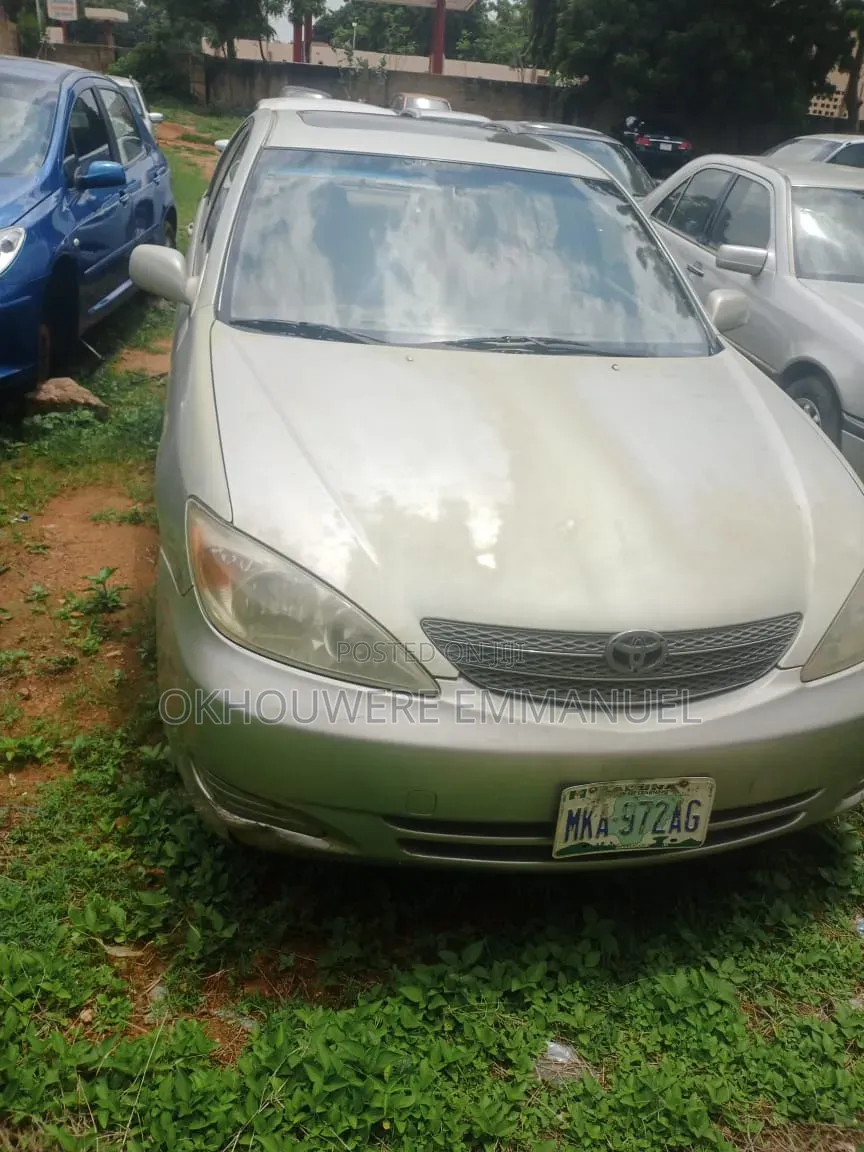 Toyota Camry 2004 Silver