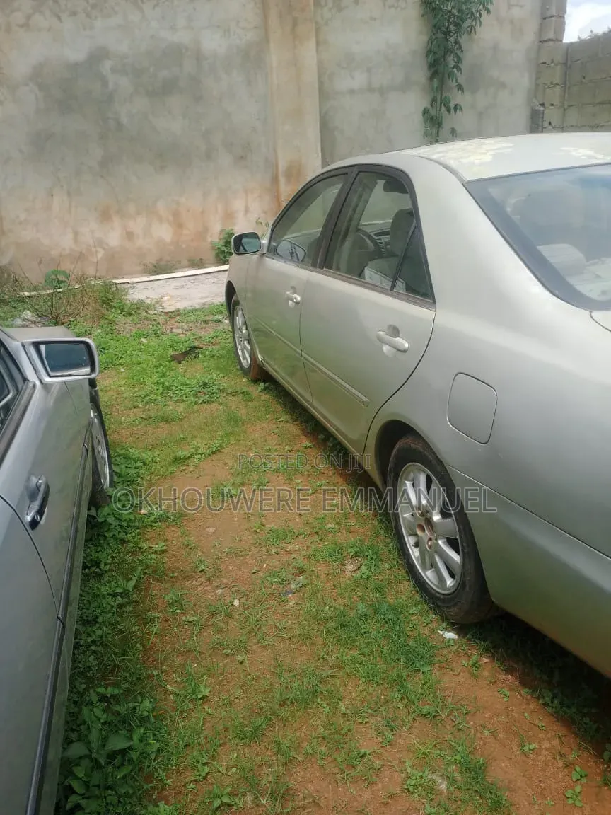 Toyota Camry 2004 Silver