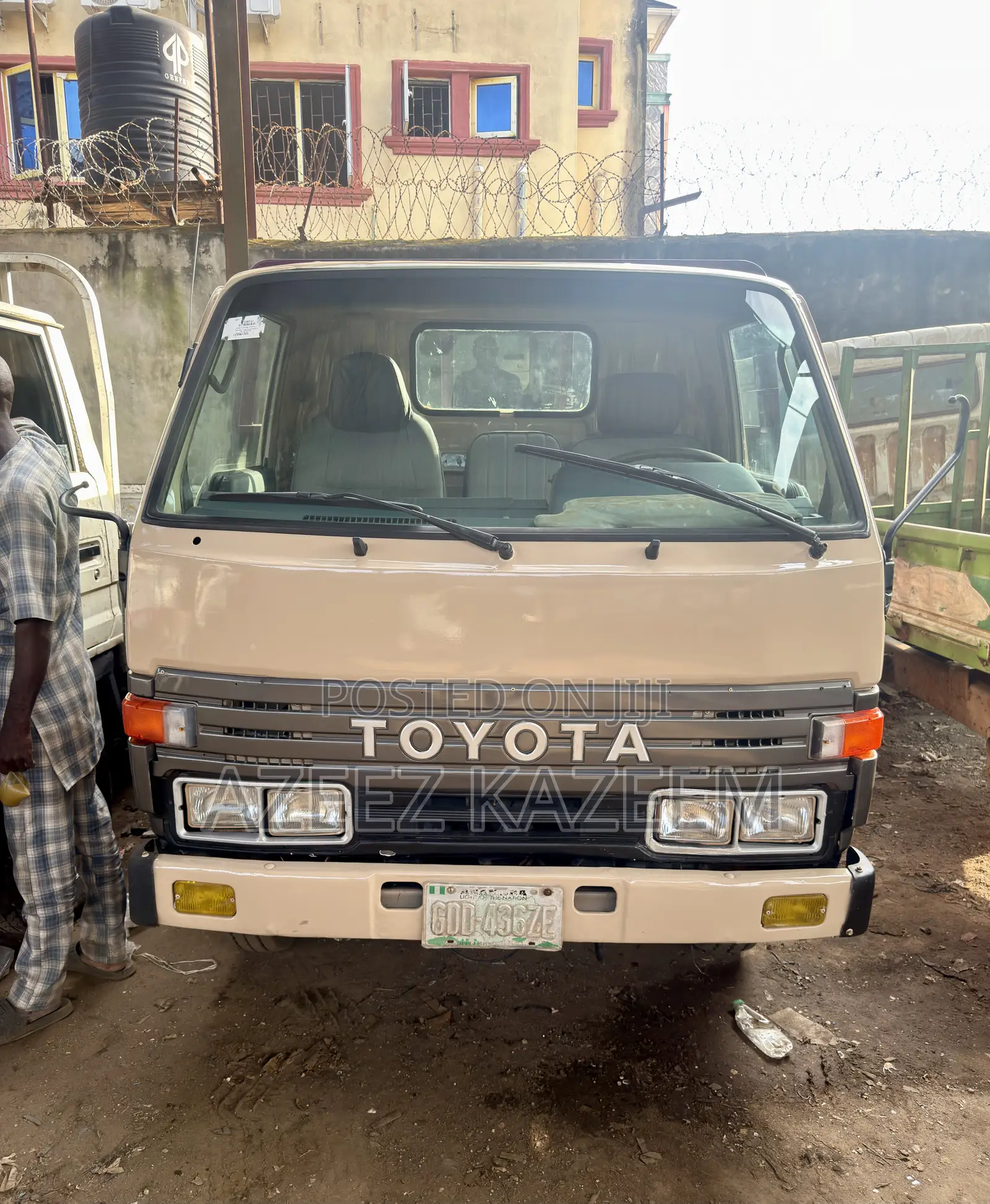 Toyota Dyna 200 Six Tyres With 2RZ Engine 4Tonnage