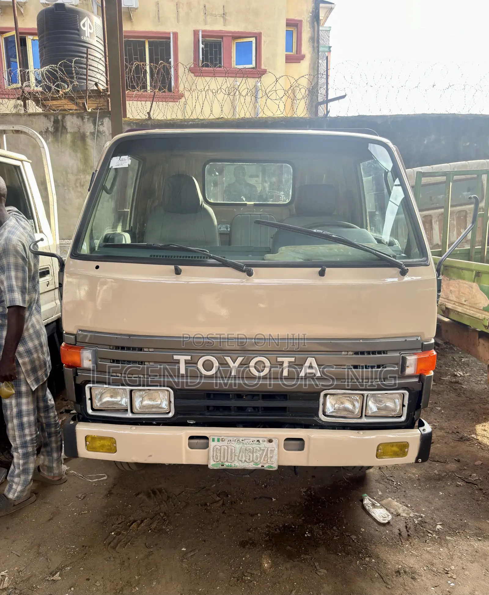 Toyota Dyna 200 Six Tyres With 2RZ Engine 4Tonnage