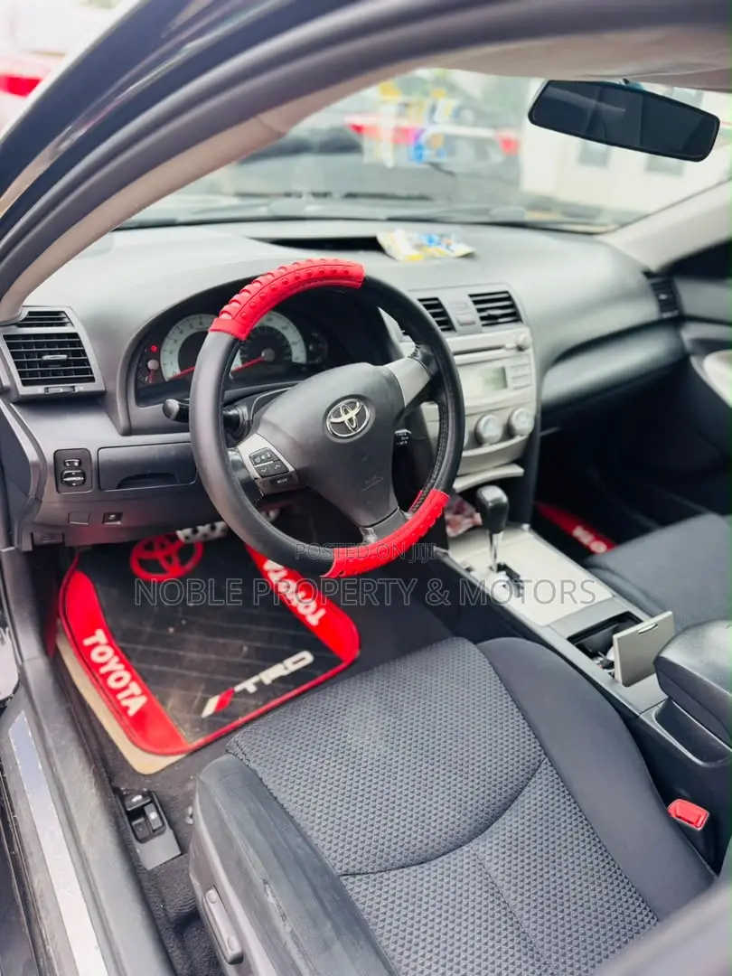 Toyota Camry SE 4dr Sedan (2.5L 4cyl 6A) 2011 Black