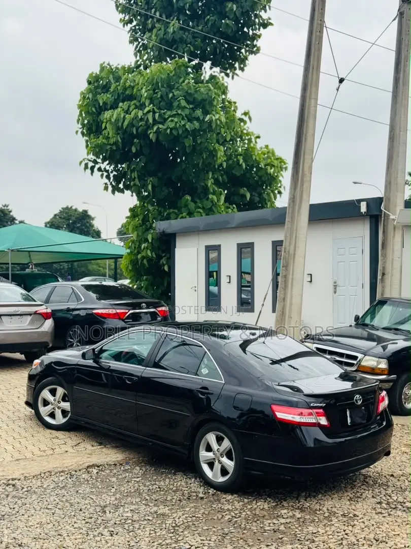 Toyota Camry SE 4dr Sedan (2.5L 4cyl 6A) 2011 Black