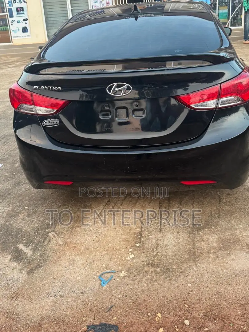 Hyundai Elantra 2013 Black