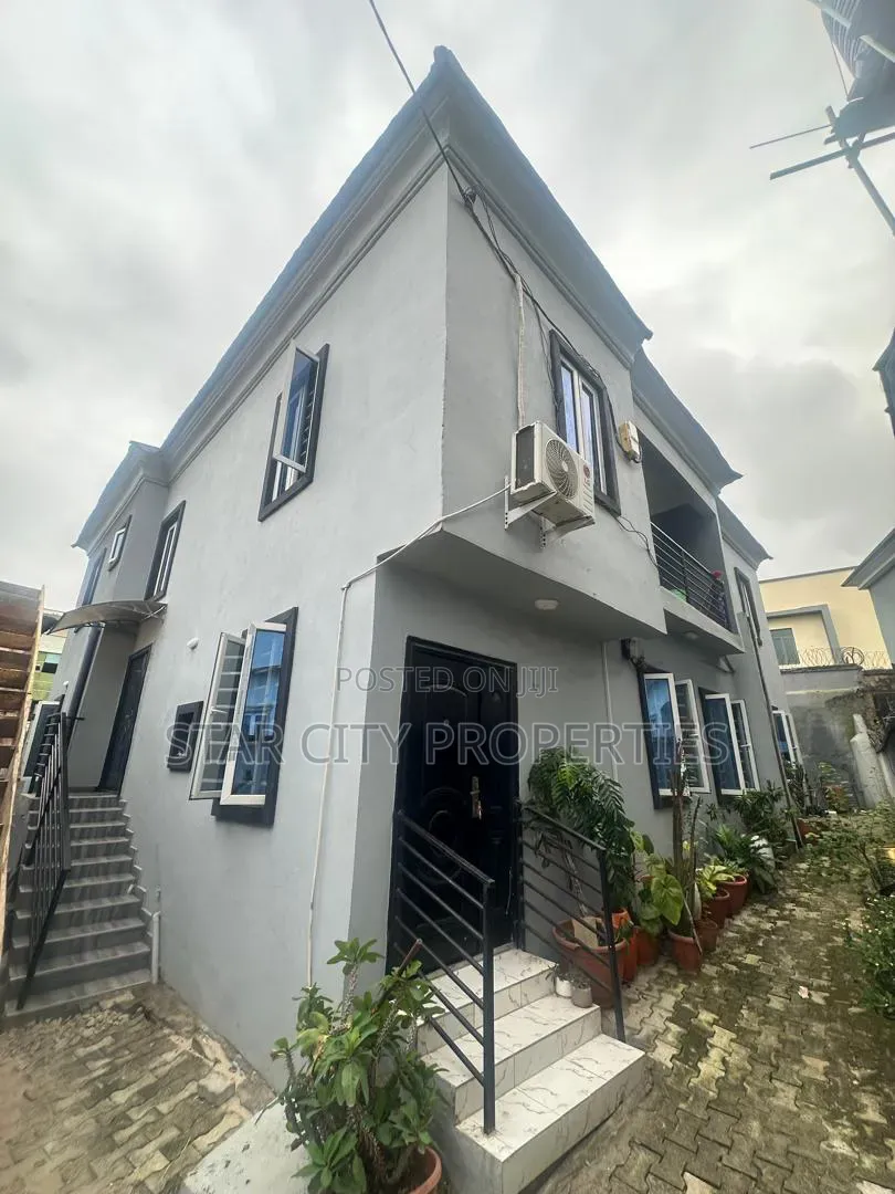 3bdrm Apartment in Gbagada Lagos, Millenuim/UPS for rent