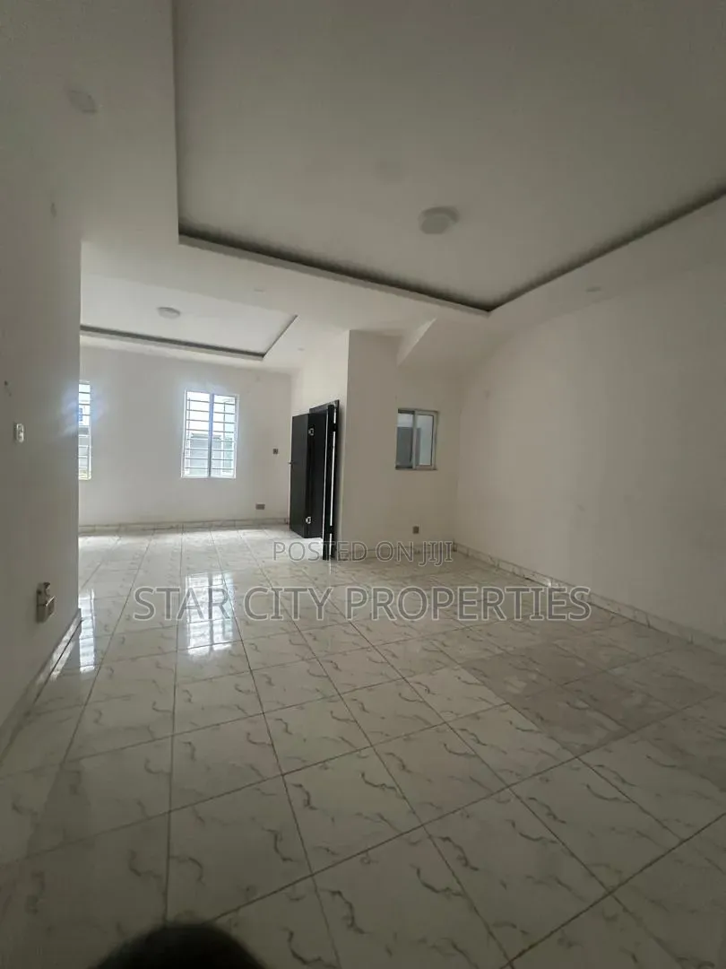3bdrm Apartment in Gbagada Lagos, Millenuim/UPS for rent