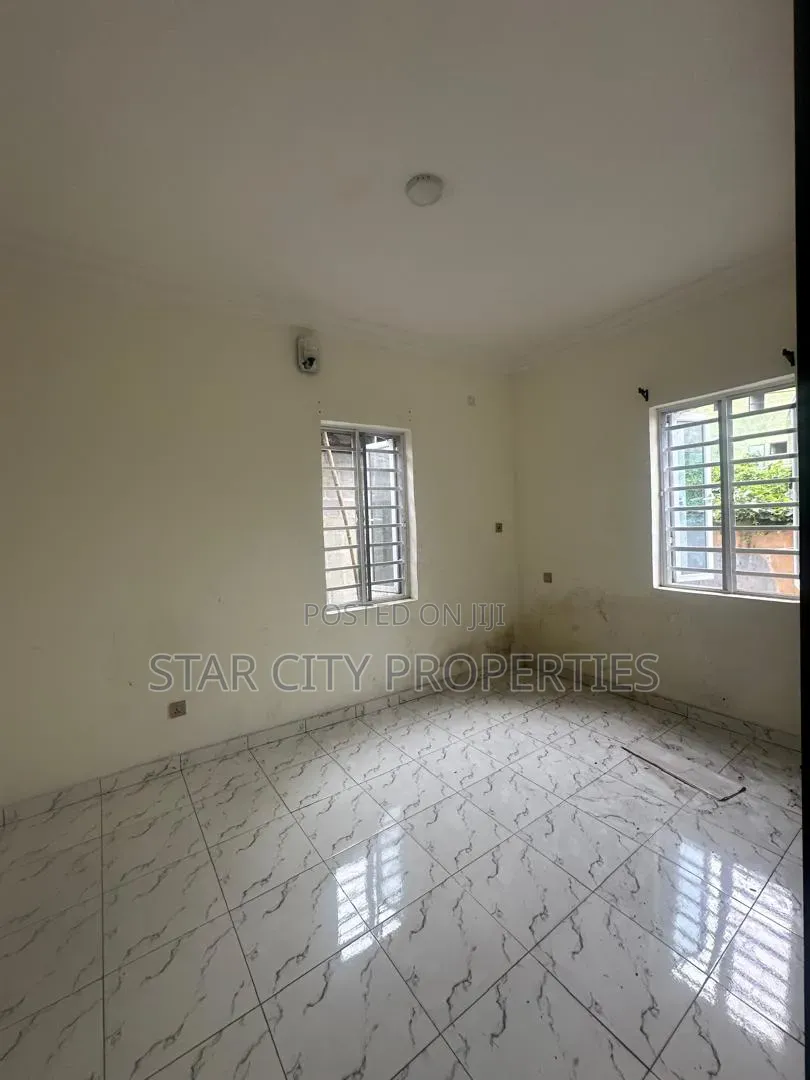 3bdrm Apartment in Gbagada Lagos, Millenuim/UPS for rent