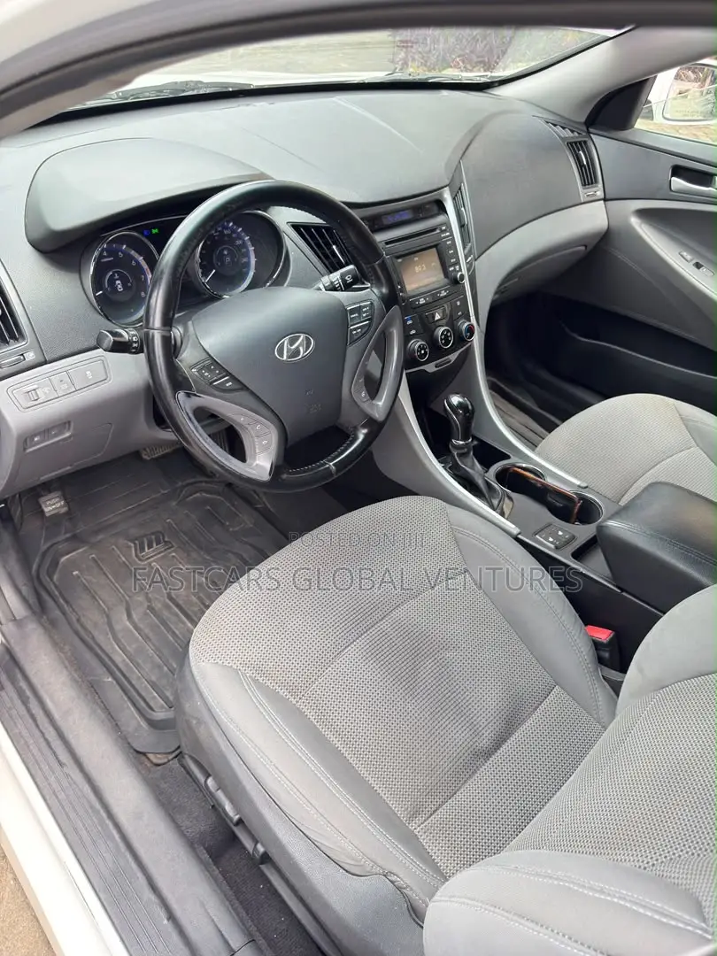 Hyundai Elantra GLS 2011 White