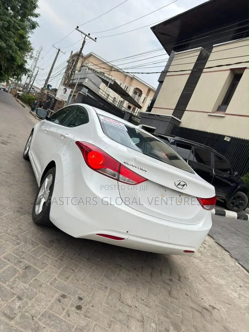 Hyundai Elantra GLS 2011 White