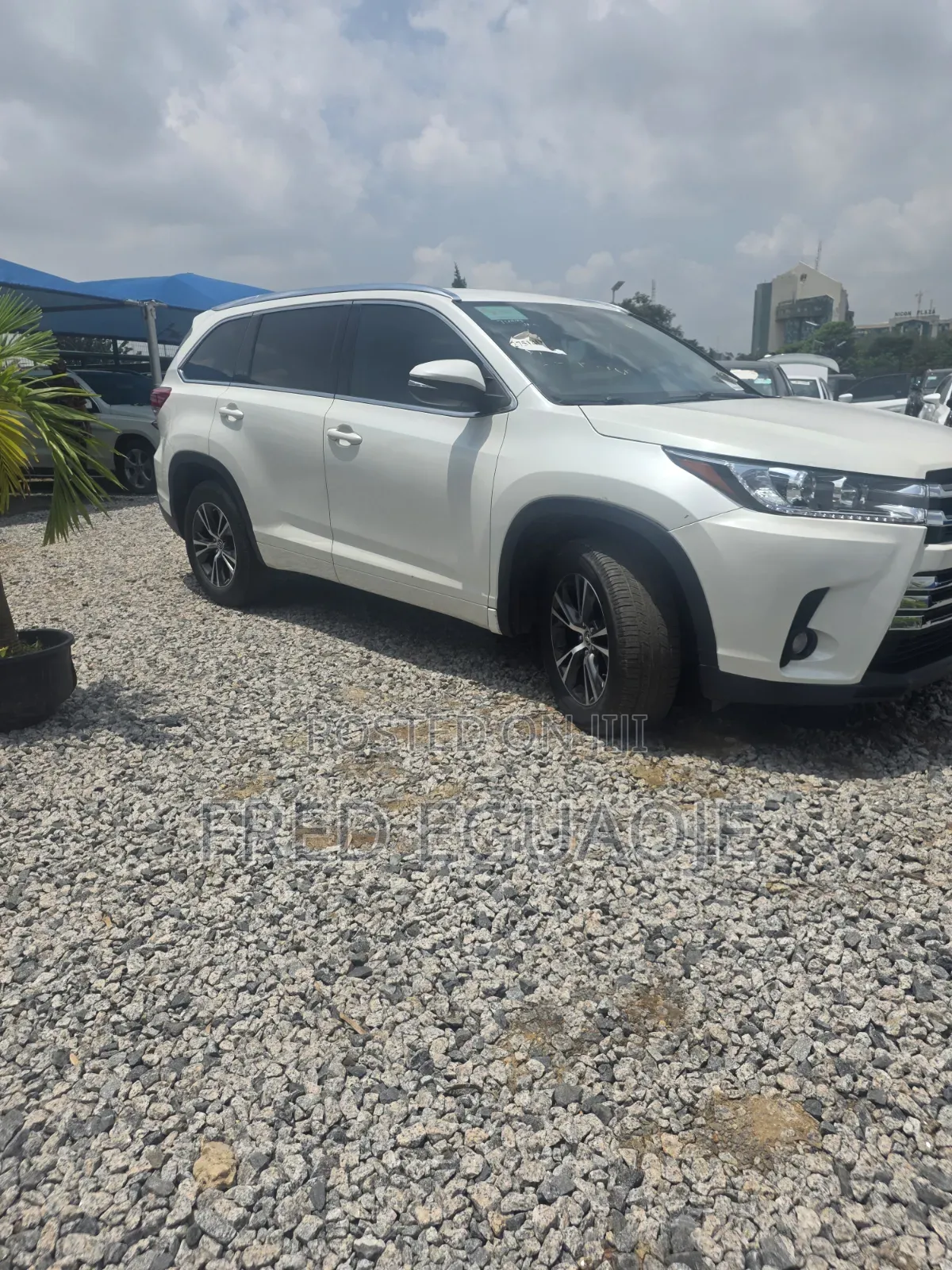 Toyota Highlander XLE 4x4 V6 (3.5L 6cyl 8A) 2018 White