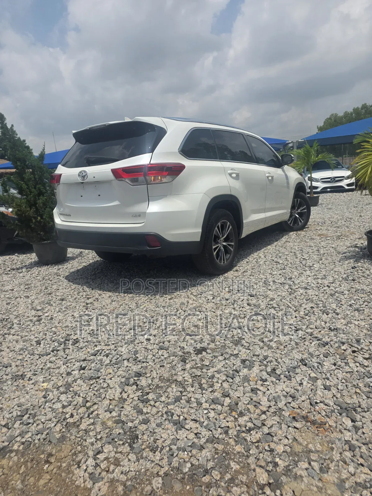 Toyota Highlander XLE 4x4 V6 (3.5L 6cyl 8A) 2018 White